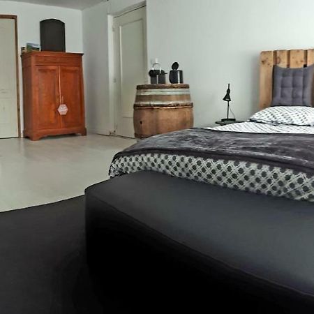 Chambre Au Tonneau Fleurie Buitenkant foto