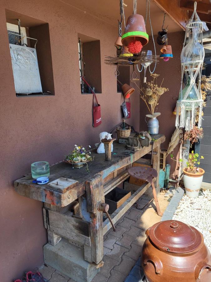 Chambre Au Tonneau Fleurie Buitenkant foto