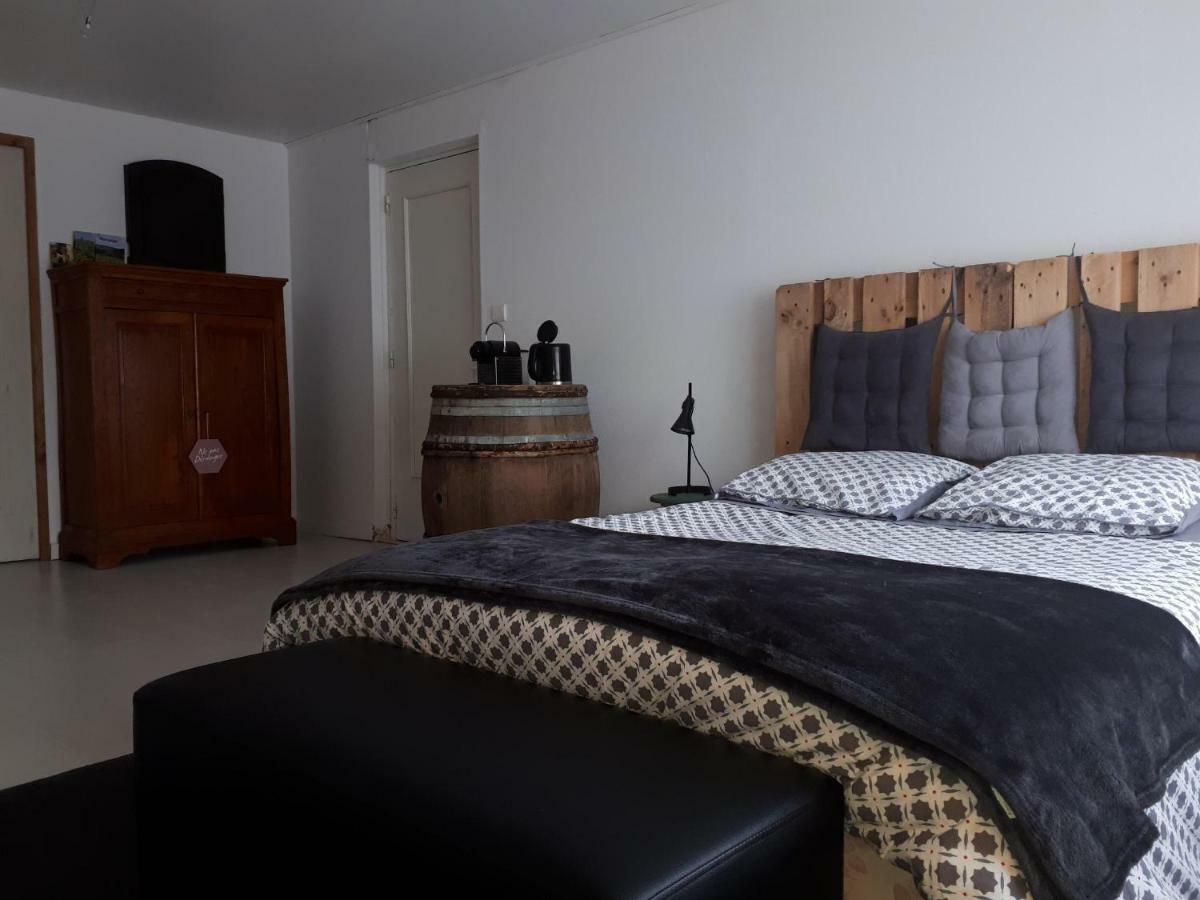 Chambre Au Tonneau Fleurie Buitenkant foto